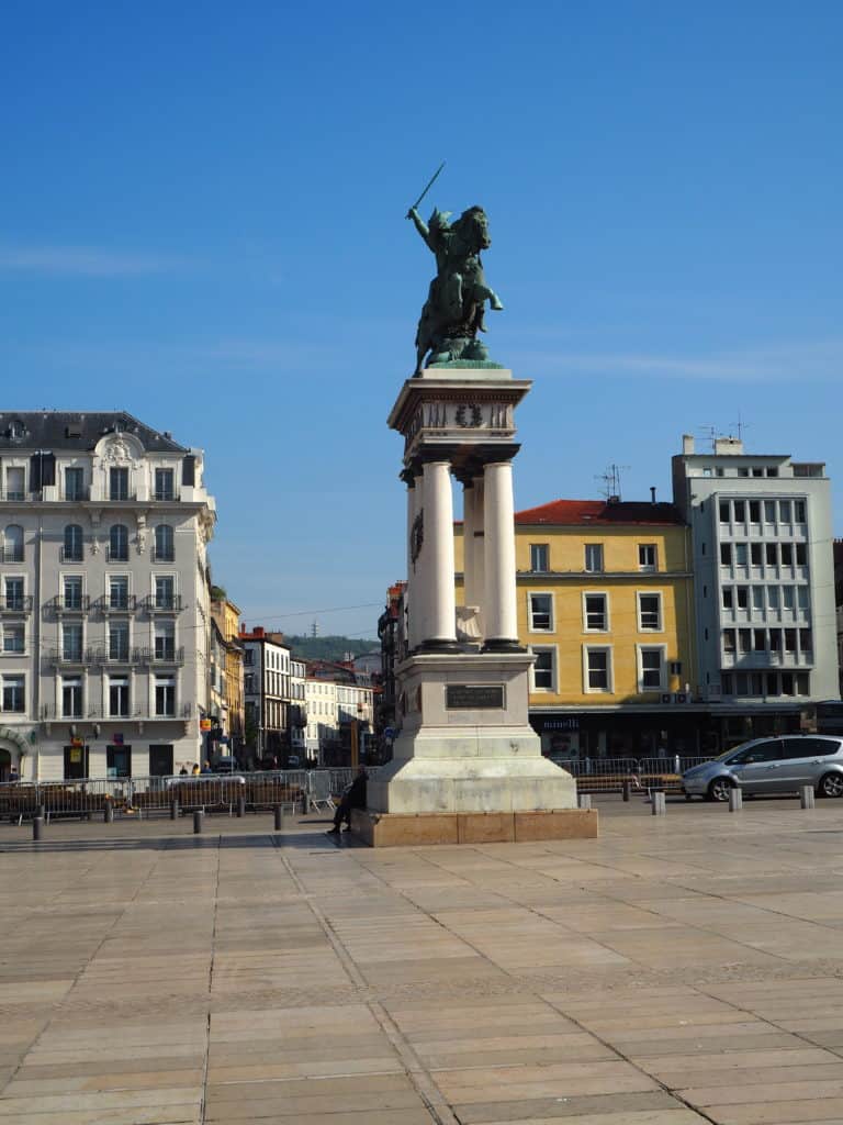 place jaude statue vercingétorix